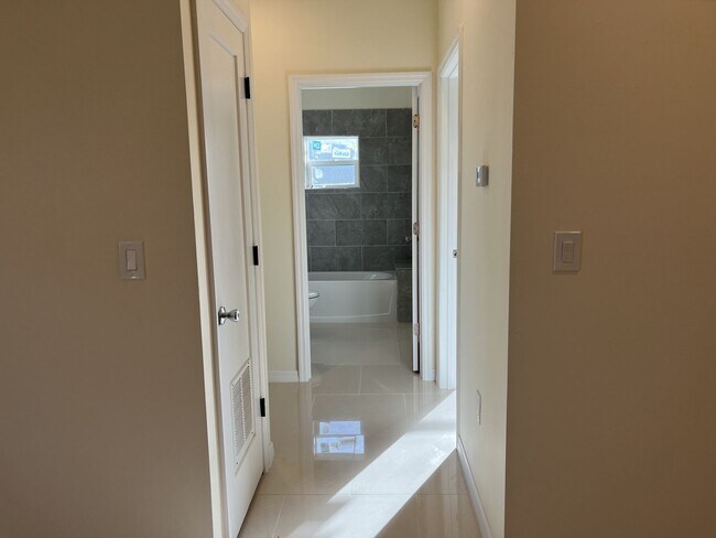 Foto del edificio - LOCATION LOCATION LOCATION! BRAND NEW HOME...