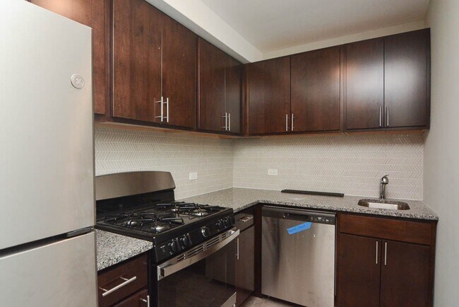 Foto del edificio - 527 W Surf St