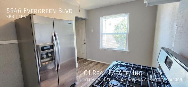 Foto del edificio - 5946 Evergreen Blvd