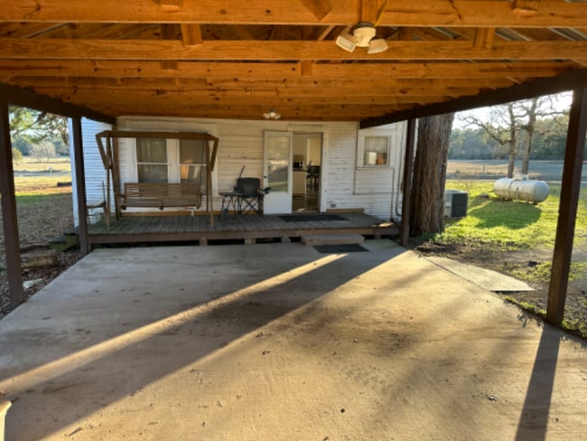 Building Photo - 1660 FM 1696