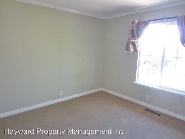 Foto del edificio - 3260 Waterview Ct