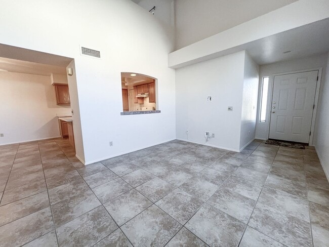 Building Photo - 503 S Sawmill Gardens Dr