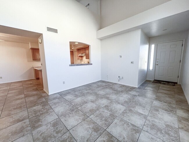 Foto del edificio - 503 S Sawmill Gardens Dr