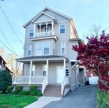 Building Photo - 141 Walnut St