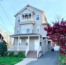 Building Photo - 141 Walnut St