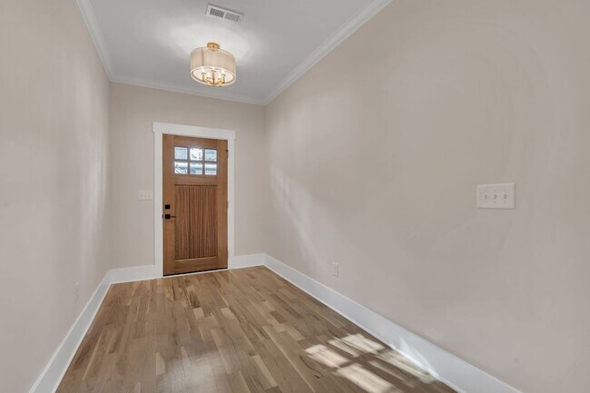 Foto del edificio - 5301 Centennial Blvd