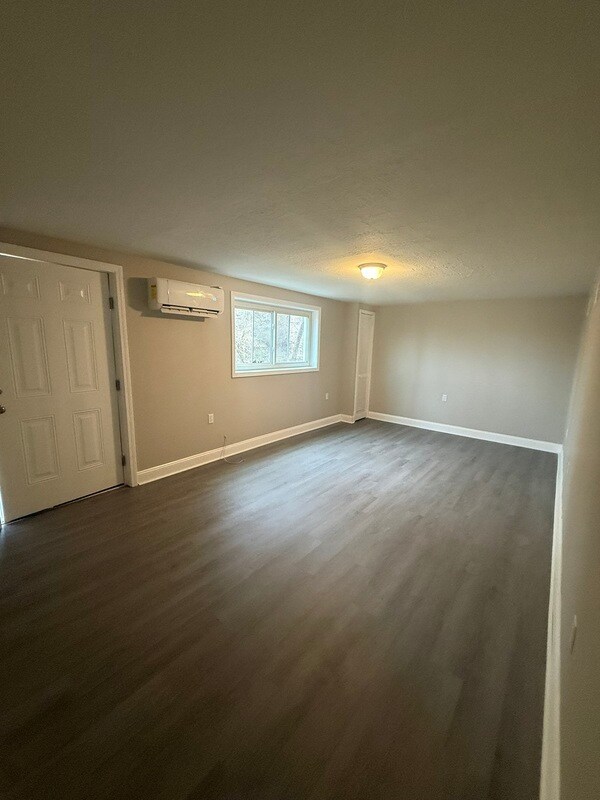 Foto del edificio - 1300-1330 Windsor Avenue - 1304B