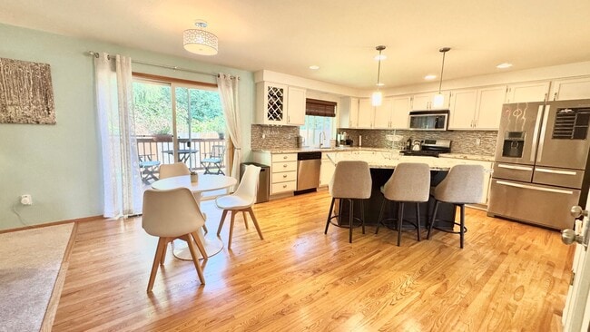 Foto del edificio - 4bd/2.5ba Renton House