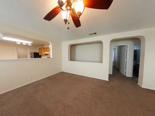 Building Photo - Immaculate 3/2 Rental-Close to Everything-...
