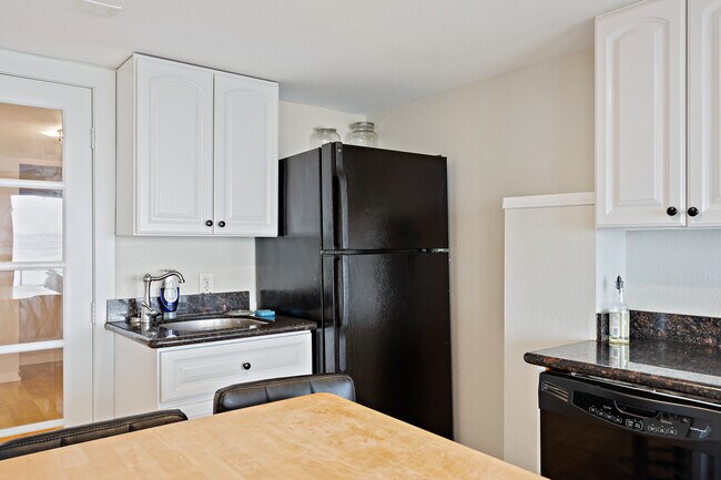 Foto del edificio - 4703 Beach Dr SW
