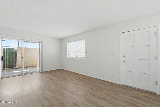 Building Photo - 1500 W Rio Salado Pkwy