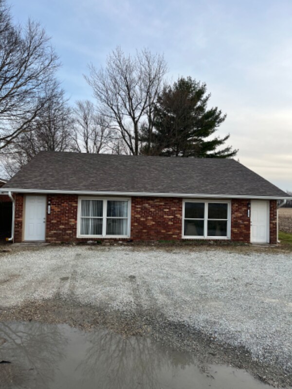 Building Photo - 1665 W State Rd 38