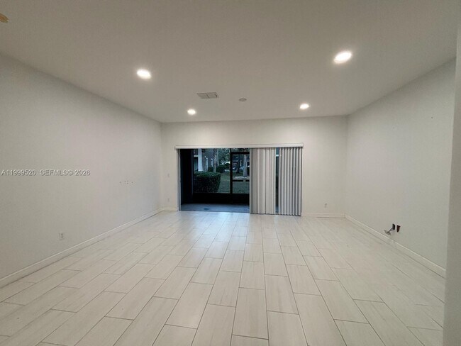 Foto del edificio - 3583 Victoria Pines Dr