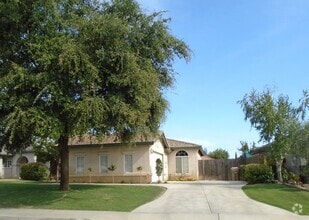 Building Photo - 9803 San Ysidro Ln