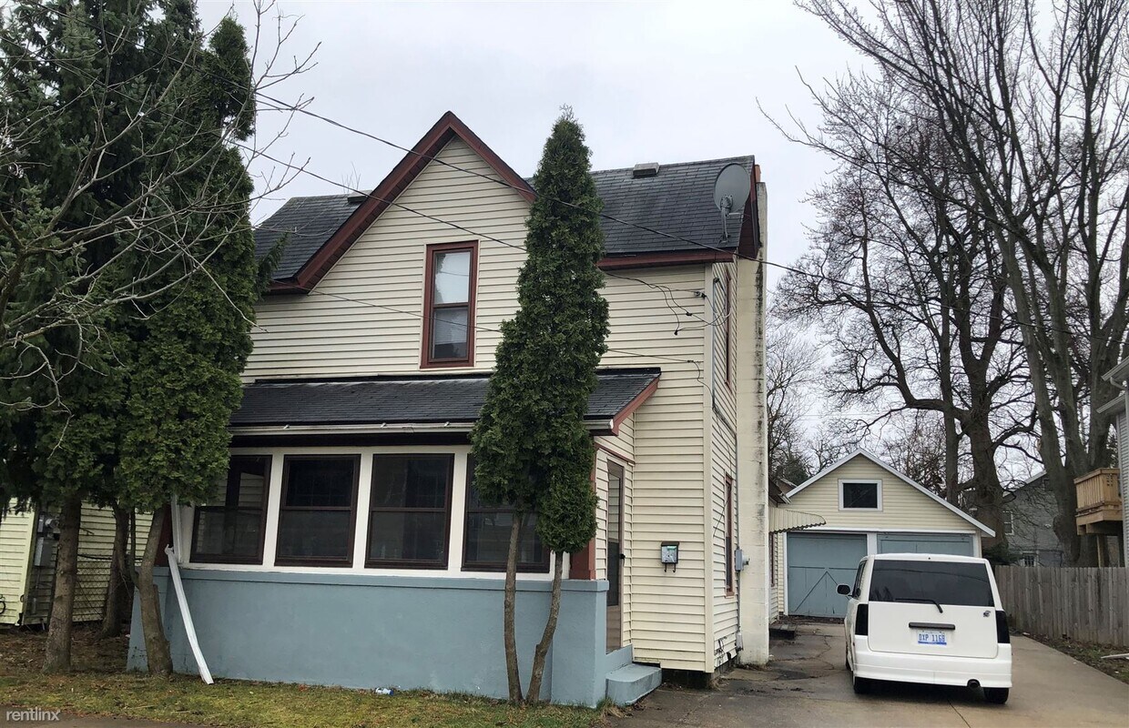 Primary Photo - 2 br, 1.5 bath House - 440 Carrier St NE