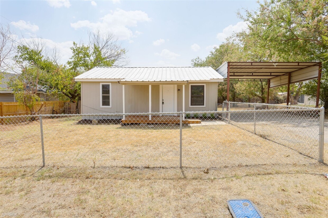 221 Porter Dr, Azle, TX 76020 House Rental in Azle, TX