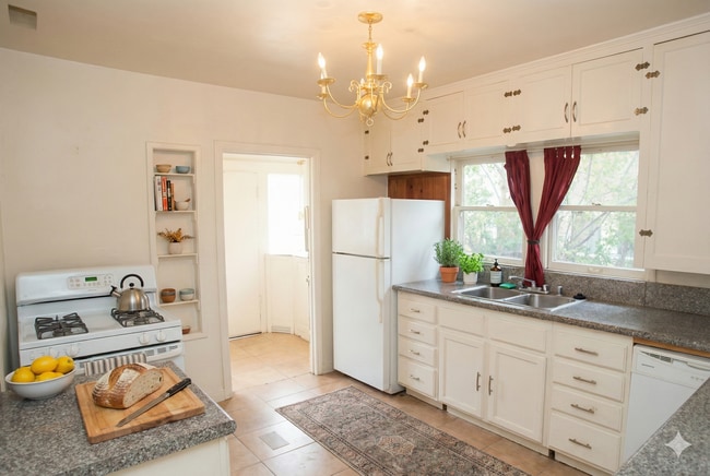 Building Photo - 1238 N Gardner St