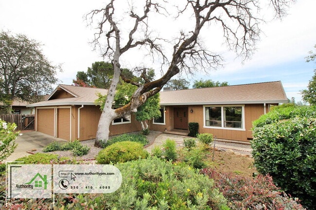 Foto del edificio - 3345 Golden Heights Dr