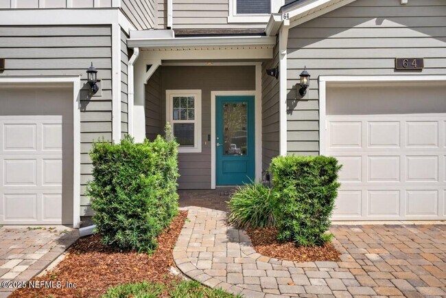 Building Photo - 64 Pindo Palm Dr