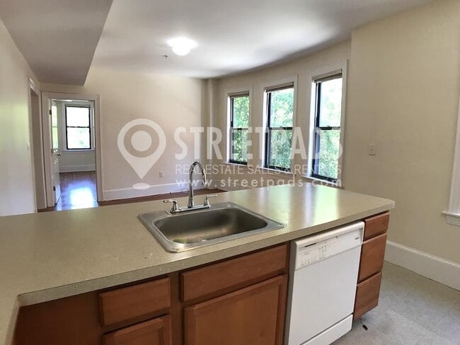 Building Photo - 2 bedroom in Cambridge MA 02139