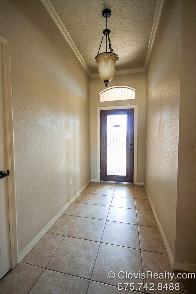 Entryway - 2208 Jadyn Ln