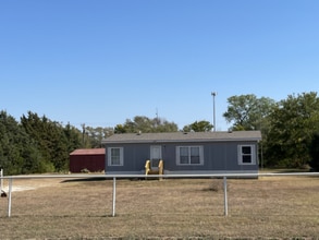 Building Photo - 9572 SW Eugene Rd Building Photo - 9572 SW Eugene Rd