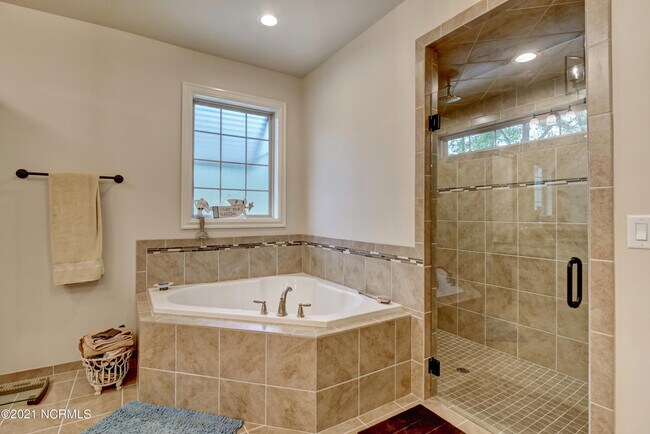 Building Photo - 448 Jacob Mott Dr