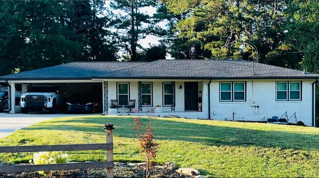 Building Photo - 63 Parkwood Dr