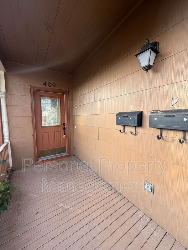 Foto del edificio - 409 W McLoughlin Blvd