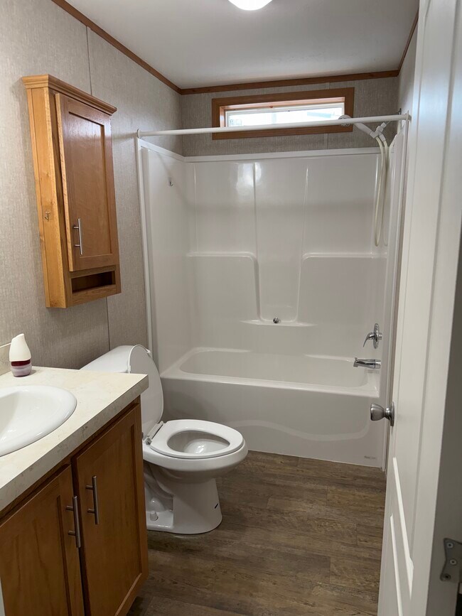 Foto del edificio - 101 Wyatts Dr