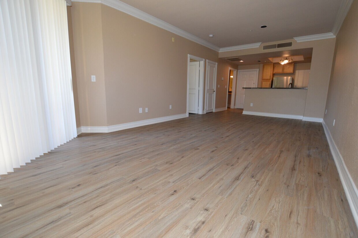 Foto principal - Meridian Unfurnished 1 Bdr/ 1 Bath Luxury ...