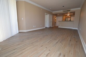 Building Photo - 220 E Flamingo Rd