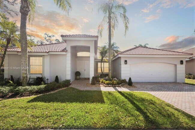 Building Photo - 2883 Oakbrook Dr