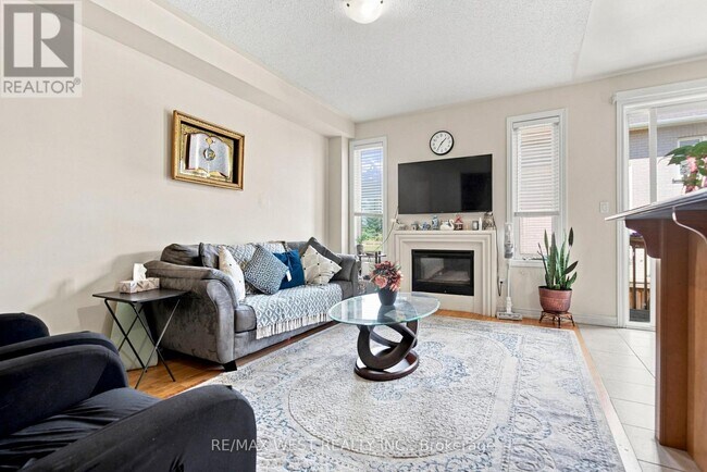 Building Photo - 35 Sky Harbour Dr
