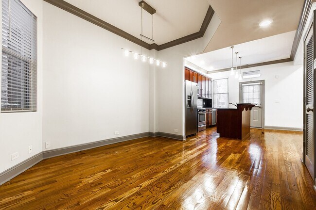 Building Photo - 4627 S Langley Ave