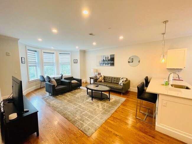Foto del edificio - 1248 Beacon St