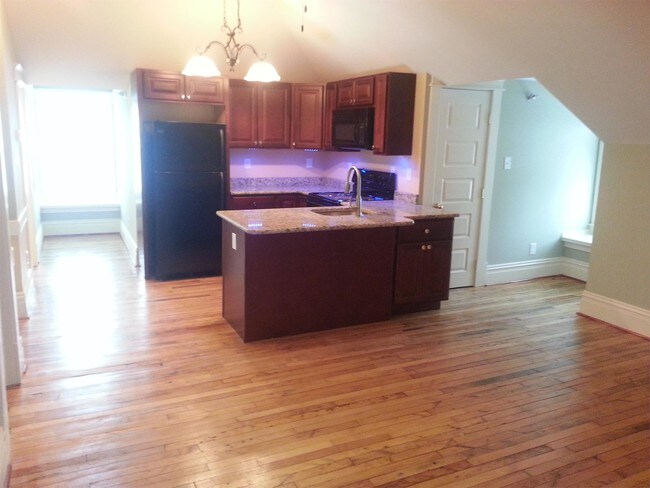 Foto del edificio - 4060 Forest Hill Ave