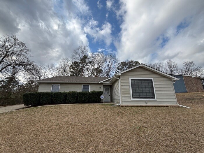 Primary Photo - 3012 Apple Valley Ln