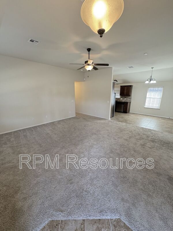 Building Photo - 800 Stag Trail