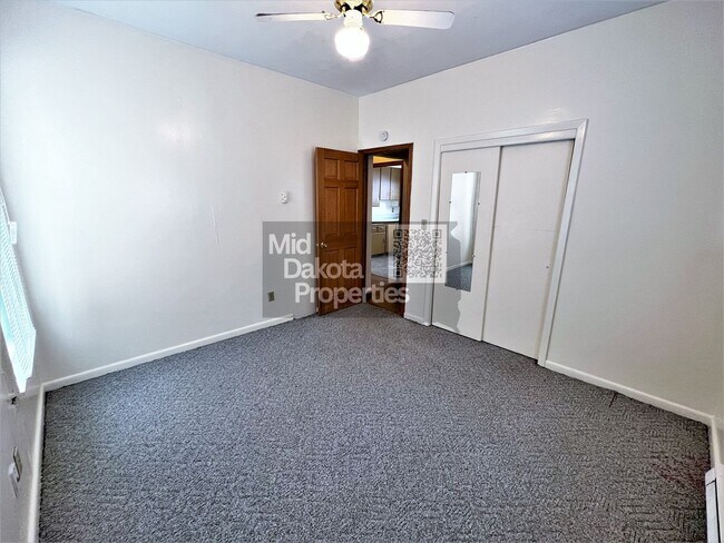 Foto del edificio - 401 S Minnesota- 3 bedroom house