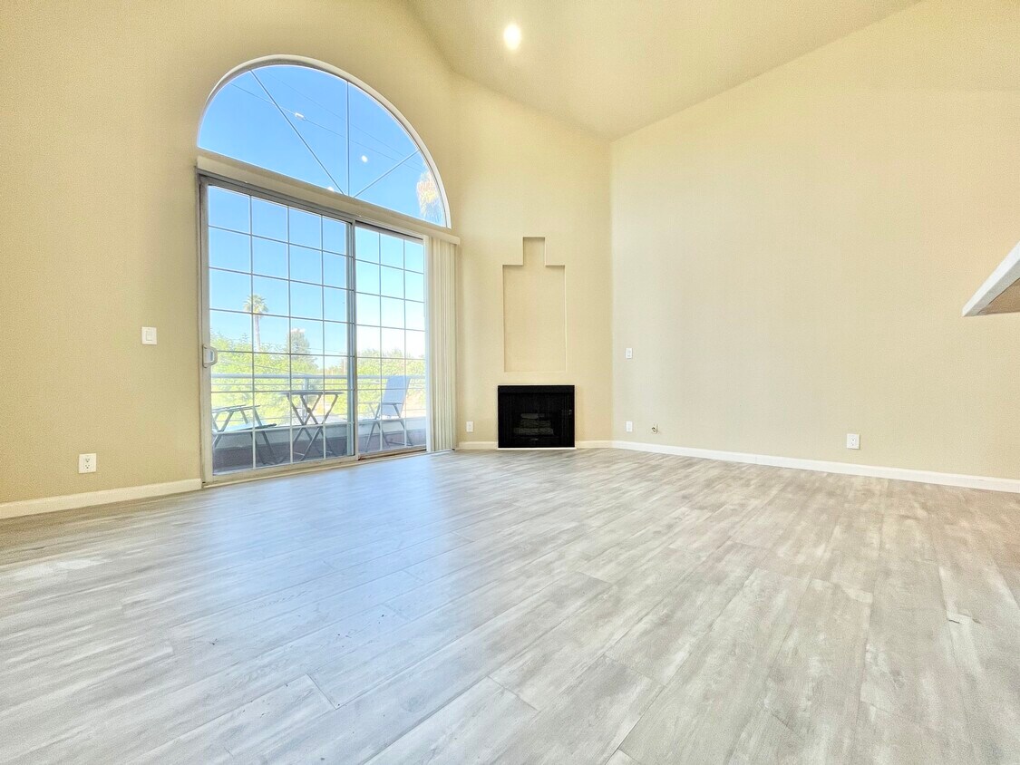 Primary Photo - 5620 Yolanda Ave Tarzana, CA 91356