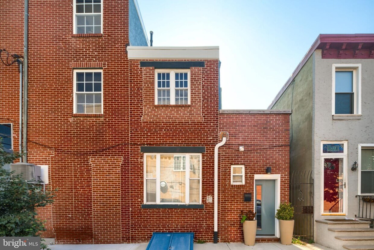 Primary Photo - 1214 Moore St