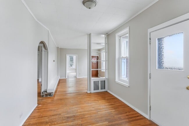 Building Photo - 404-406 Hummel Ave