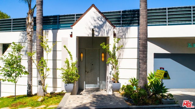 Building Photo - 3630 Avenida Del Sol