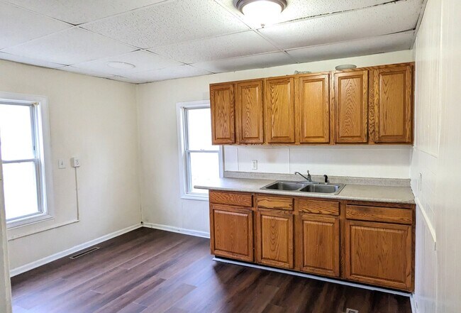 Building Photo - 1112 Maple St, 2 bedroom house