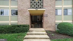 Building Photo - 7206 Donnell Pl
