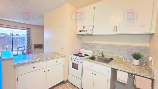 Building Photo - Ground-Floor Studio with Private Patio & Pool Access Near Virginia Lake