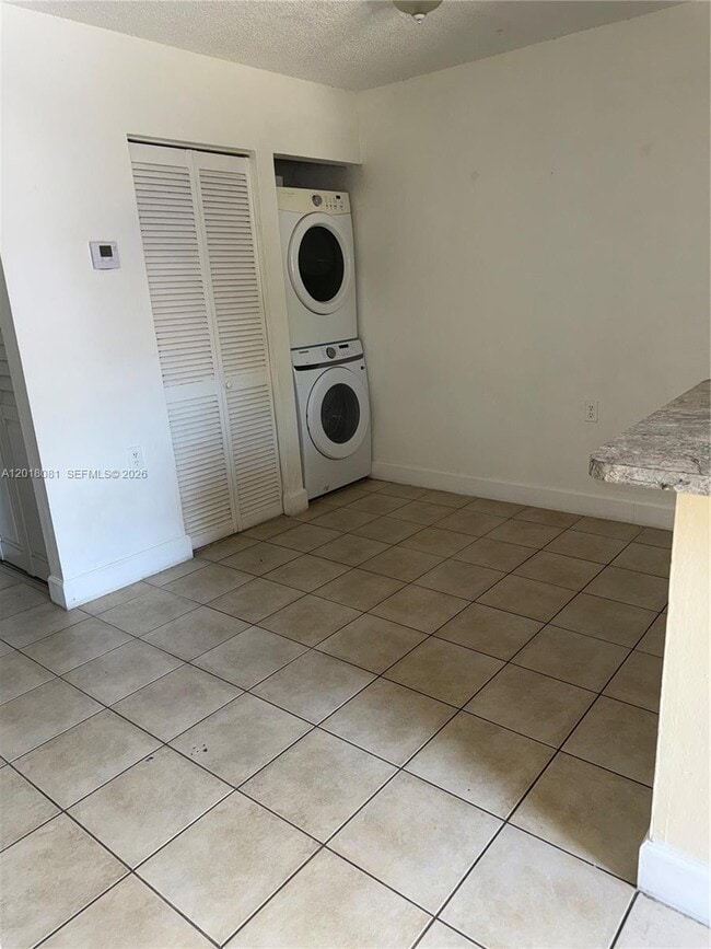 Foto del edificio - 7120 NW 179th St