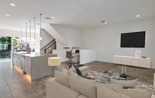 Building Photo - 6850 E McDowell Rd