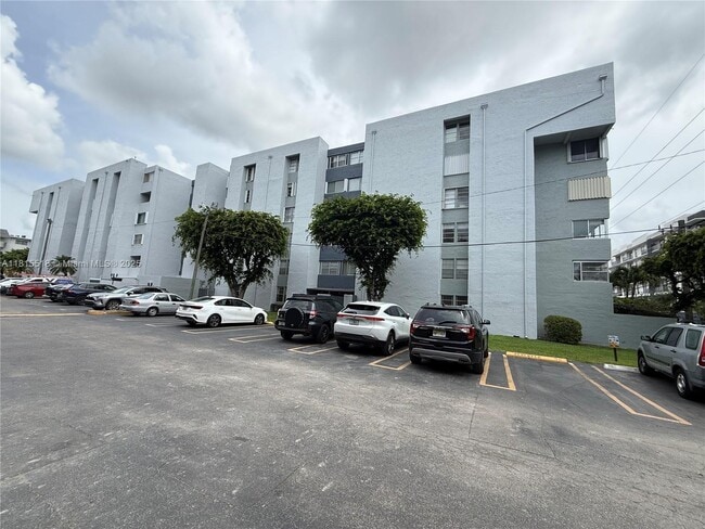 Foto del edificio - 750 NW 43rd Ave
